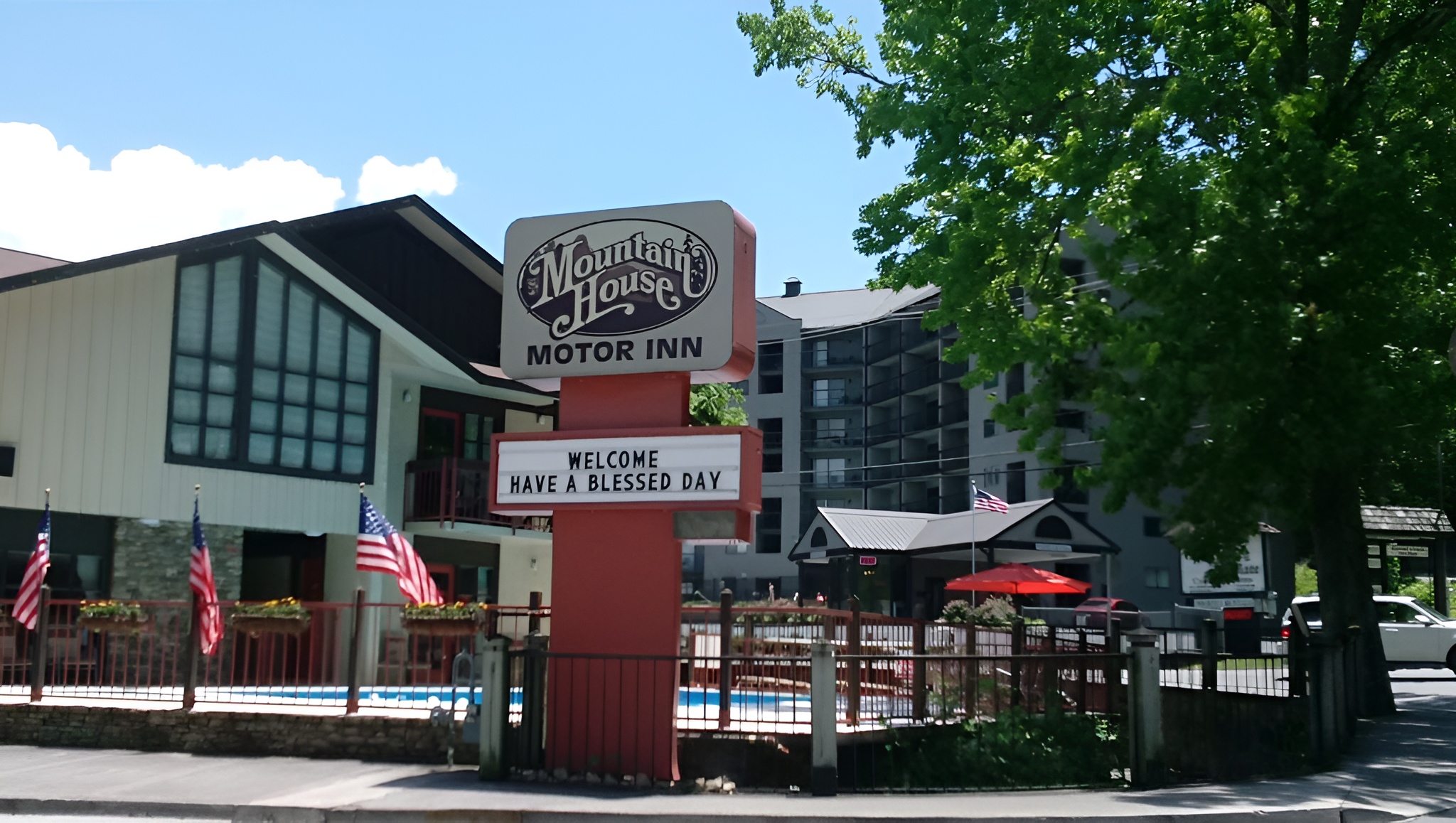 Mountain House Motor Inn exterior view
